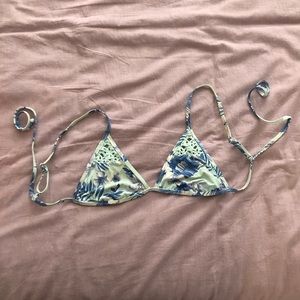 Frankie’s bikinis Tanner top Hawaiian mist